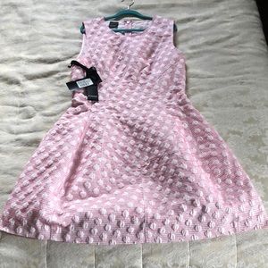 Dress/ A line cut with slight pouf design